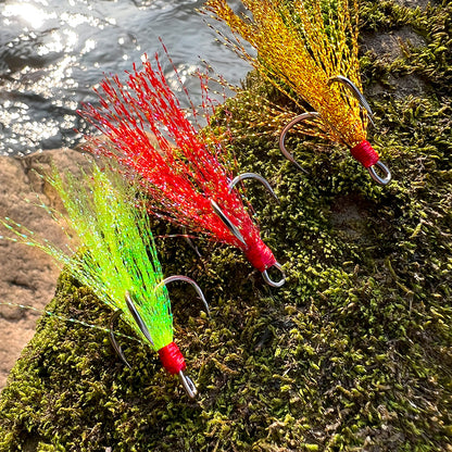 PROBEROS Flash Feather Treble Hooks High Carbon Steel Treble Hooks with Flash Skirts 10PCS/Box